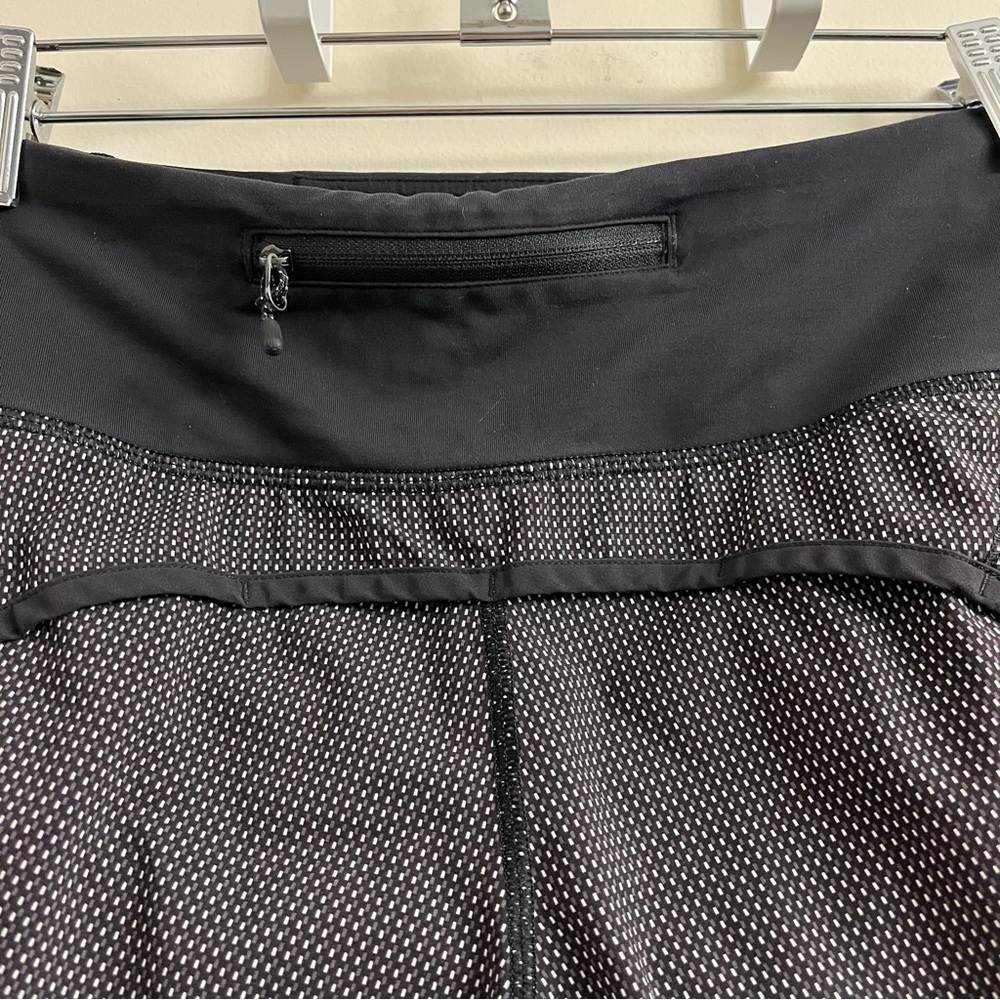 Lululemon Speed Up Shorts Size 4 - Picture 5 of 8